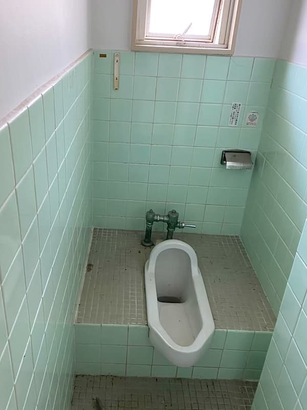 トイレ改修施工前